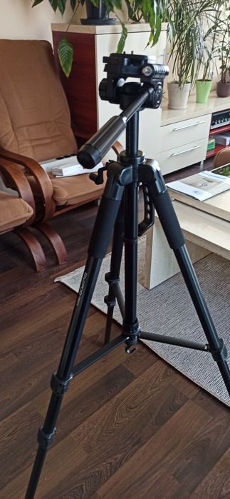 Statyw fotograficzny.