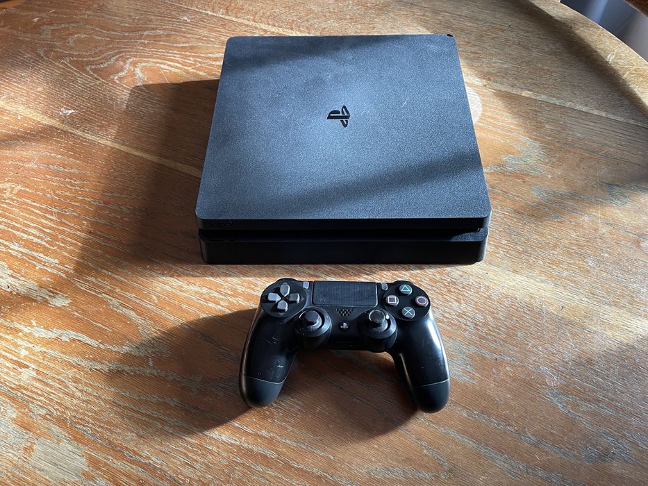 PS4 Slim 500gb não lê discos