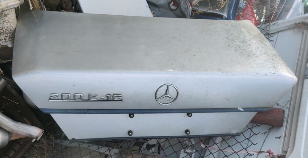 Mercedes W124 tylna klapa bagażnika