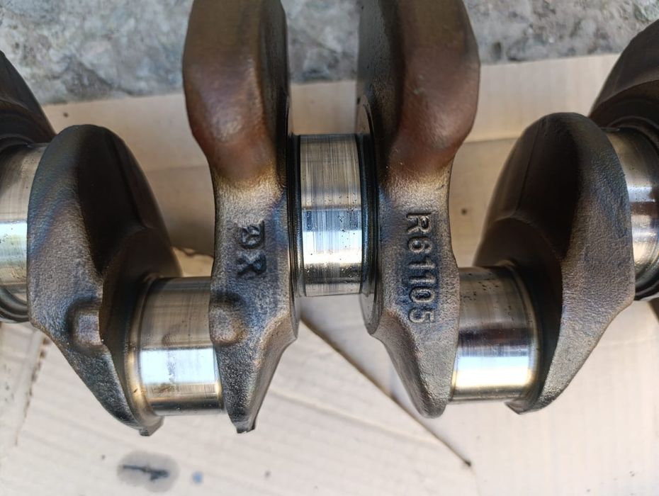 Колінвал Галант 7 2.5 бензин V-6