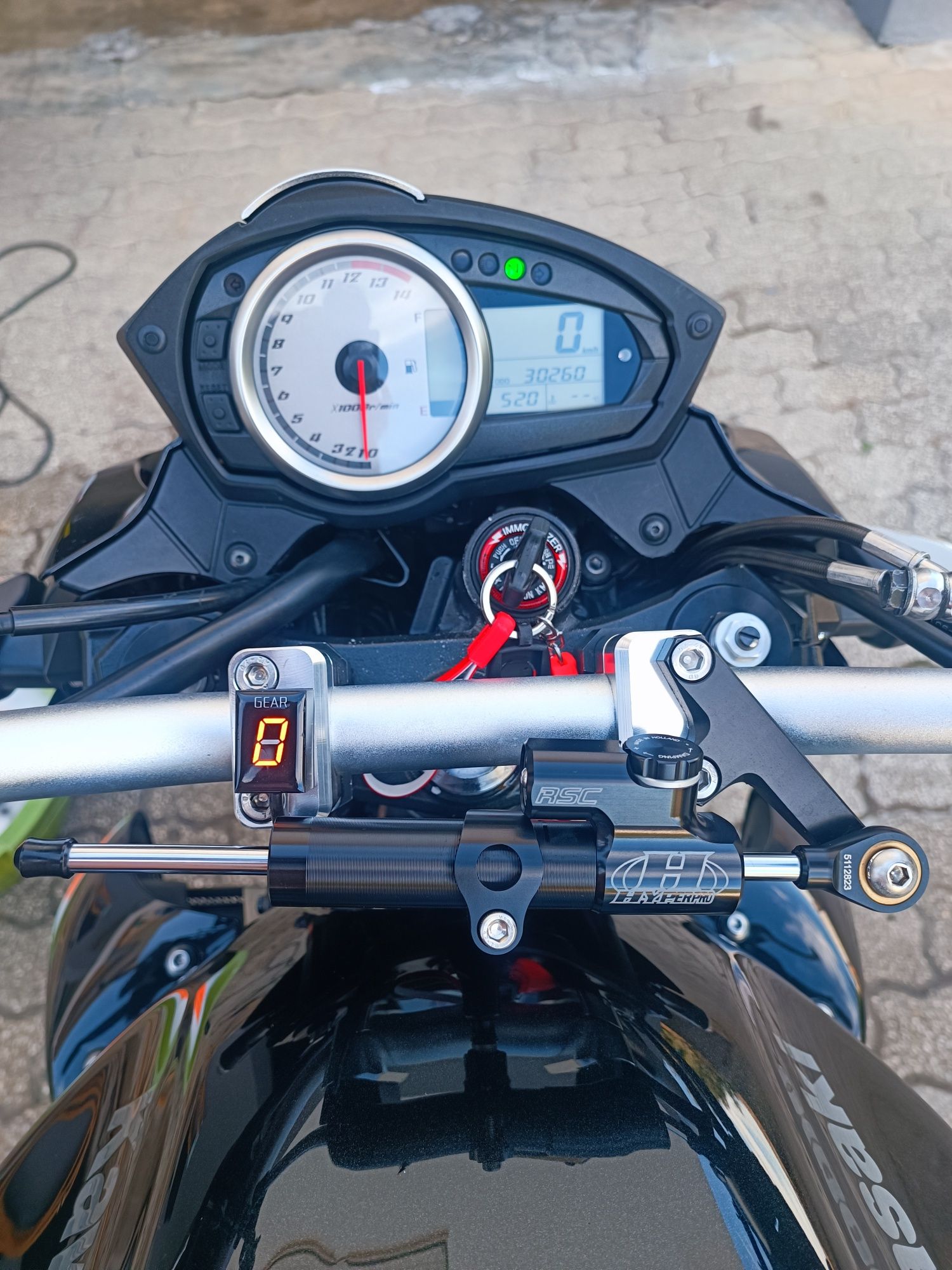 Kawasaki z750 ano 2010 +- 130cv com muitos extras