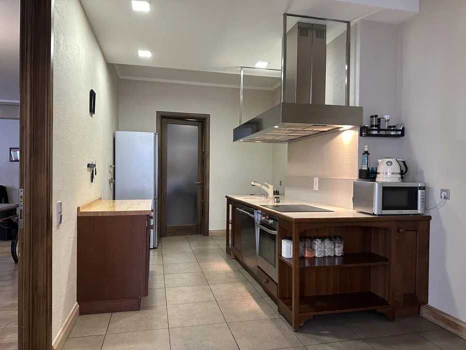 Продаж  4х.кв Туровська 31. Ціна 300 000 $