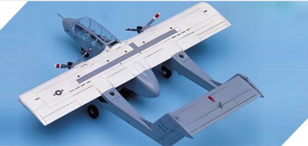 Samolot OV-10A BRONCO model do sklejania Academy 12463