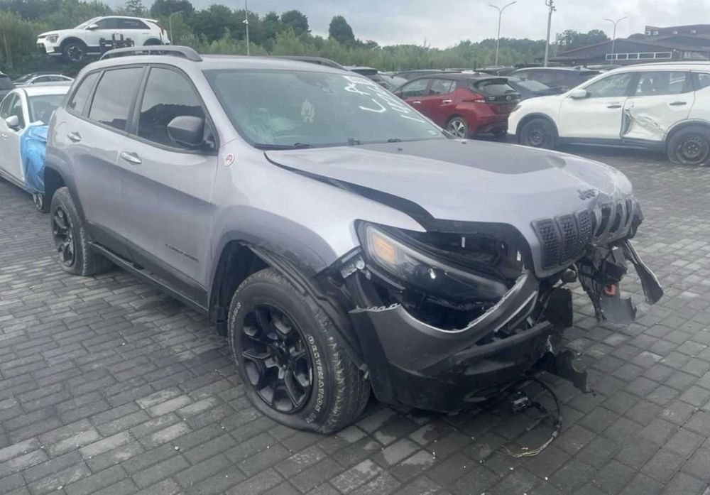 Продам Jeep Cherokee Trailhawk 2021 3.2л 141 тис км РОЗМИТНЕНИЙ