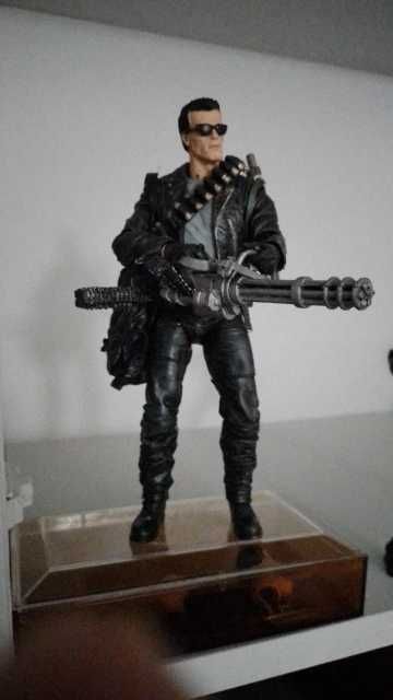 Figurka  Terminator 2 - seria Delux.