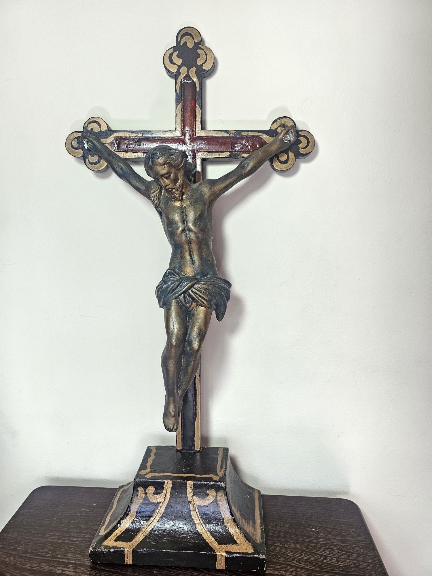 Antigo crucifixo de Madeira ,Jesus Cristo na Cruz