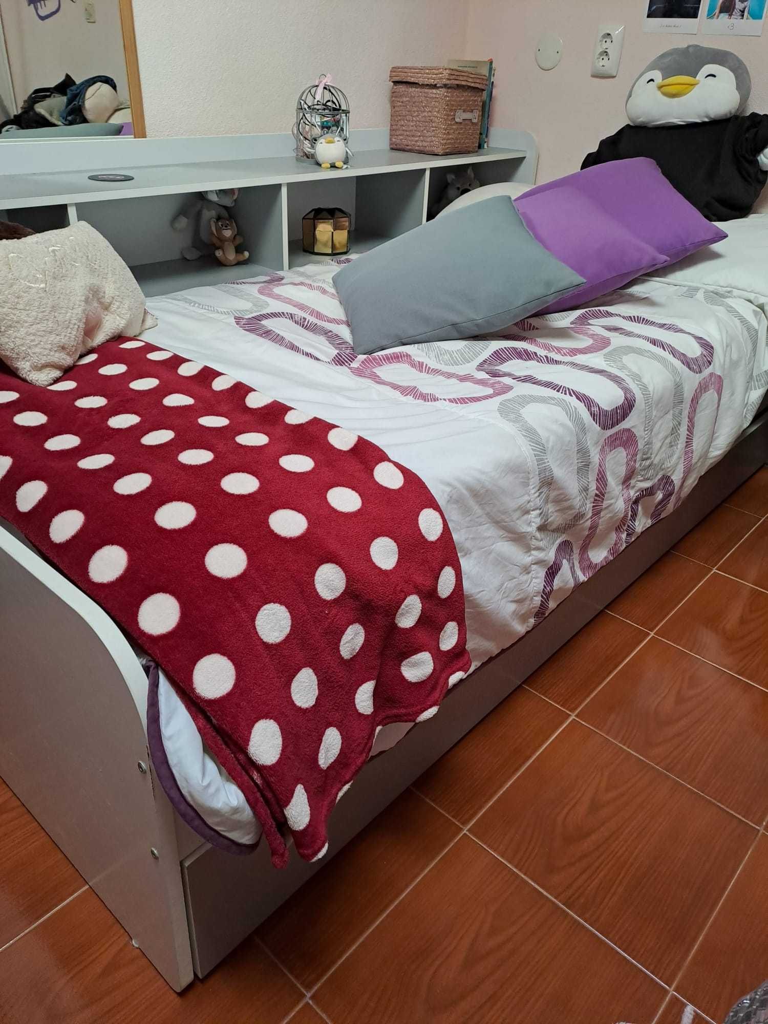 Cama de solteiro dupla com arrumação e prateleiras! 90x200