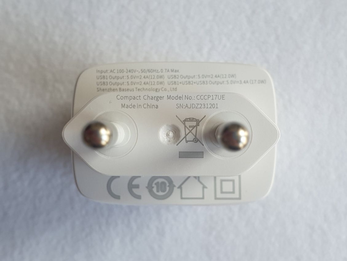 Ładowarka sieciowa Baseus Compact 3xUSB 17W biała