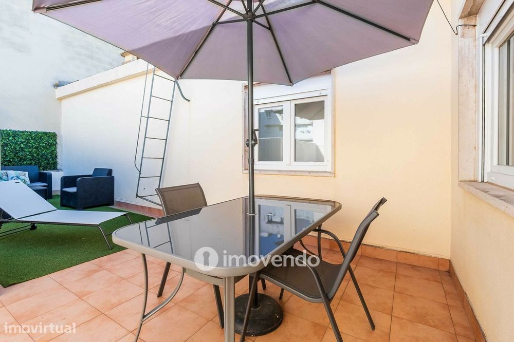 Apartamento T1+1 com terraço de 27m², no Pendão, em Queluz