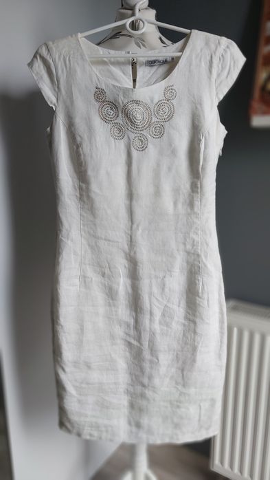 Biała lniana sukienka QUIOSQUE