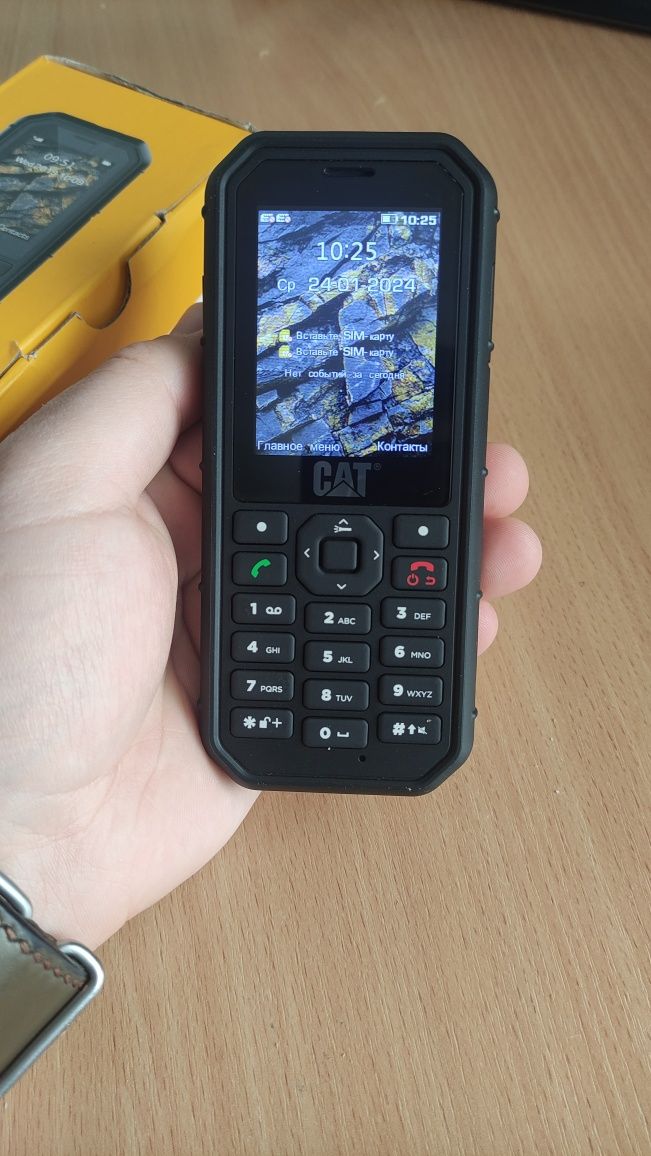 Захищений, водонепроникний телефон CAT b26