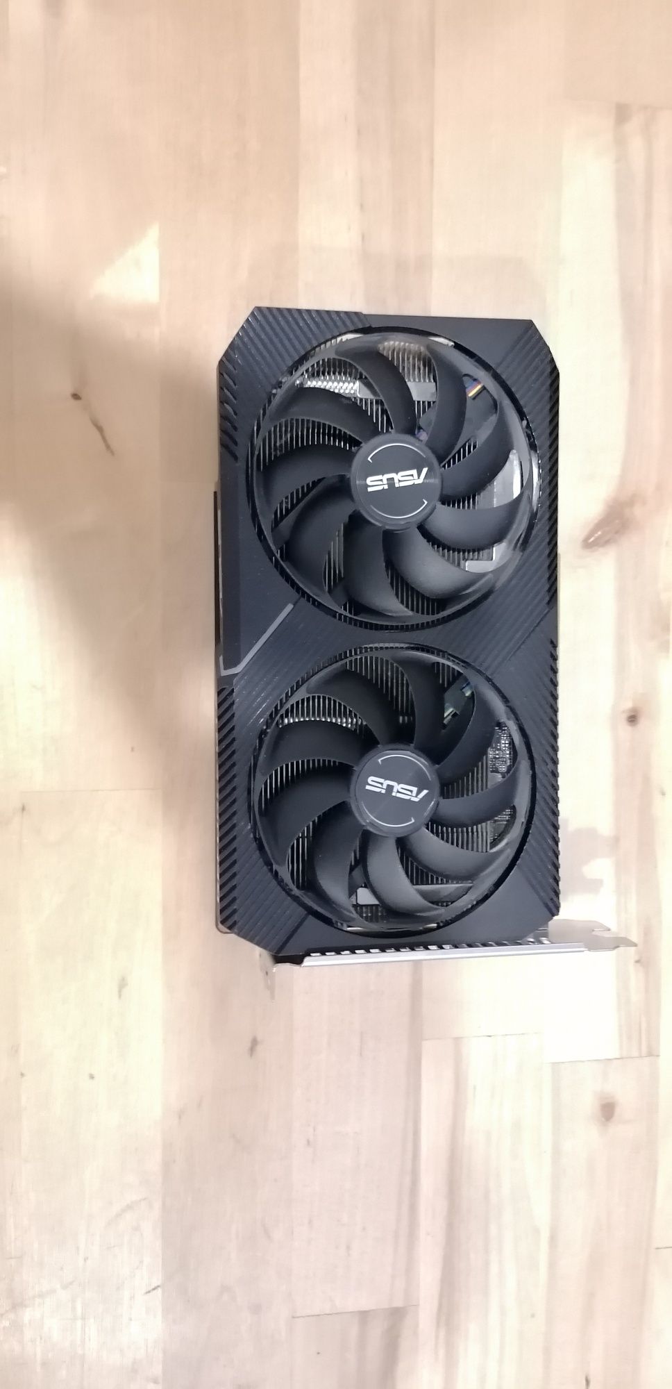 Placa Gráfica ASUS GTX 1660 Super 6GB – Excelente estado