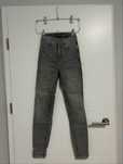 Szare jeansy New Yorker