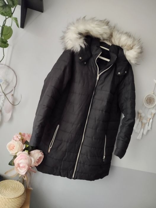 Czarna ciepła kurtka zimowa damska z kapturem plus size