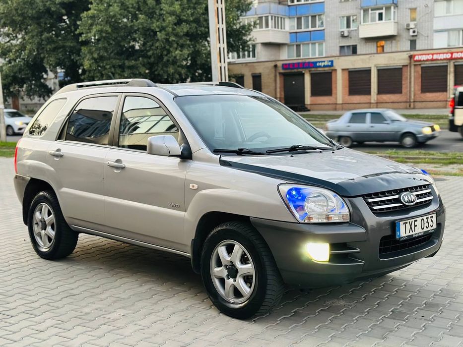 Продам Kia Sportage с надійним двигуном 2 л дизель