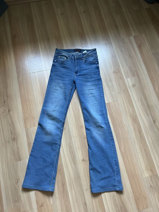 Продам жіночі джинси клеш