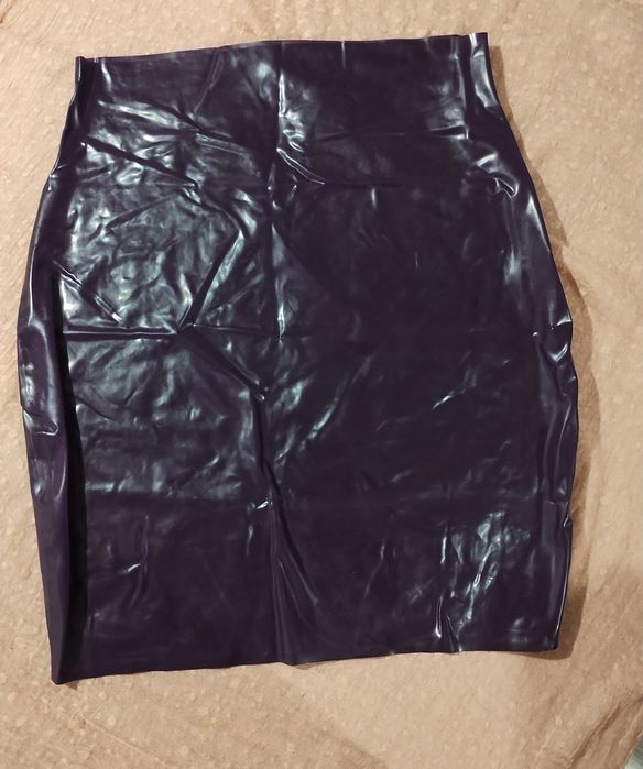 Spódnica mini z latexu 100%