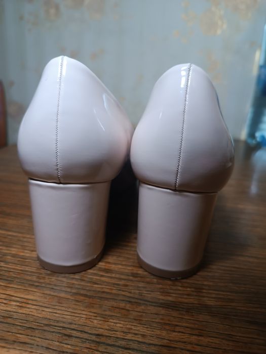 Туфлі лодочки лакові