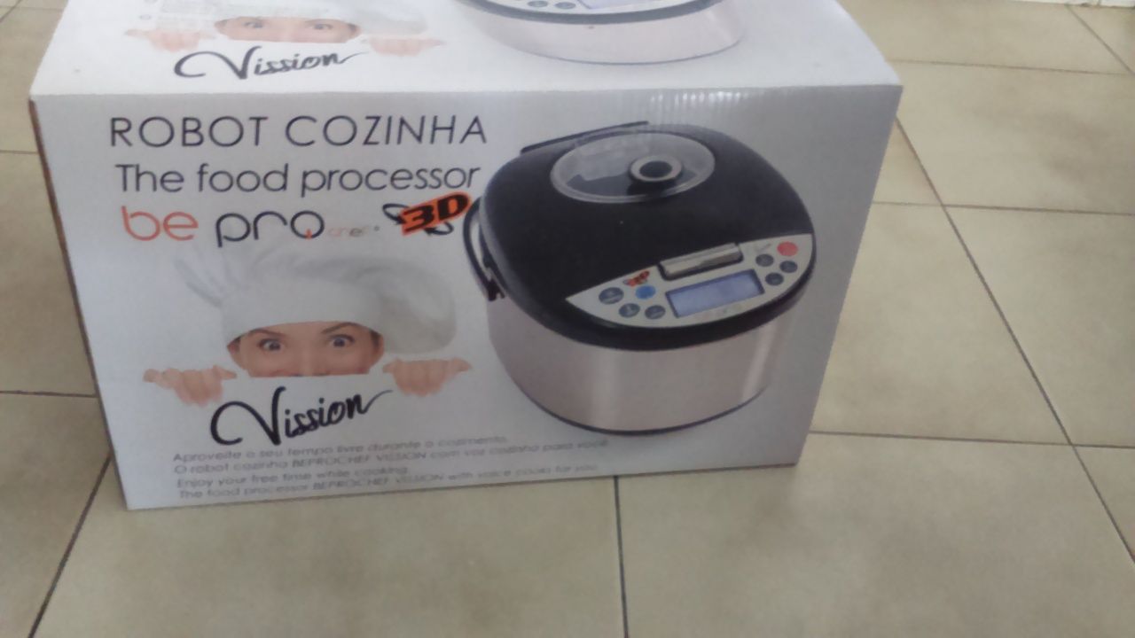 Robô de cozinha completamente novo