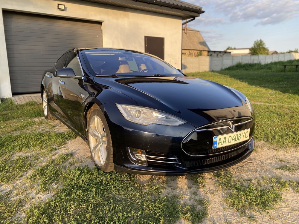 Tesla Model S 60 2013