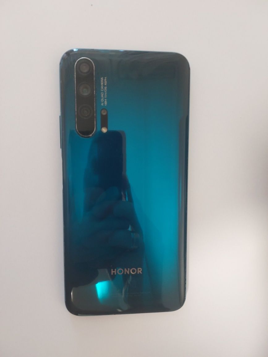 Продам смартфон Honor 20 Pro