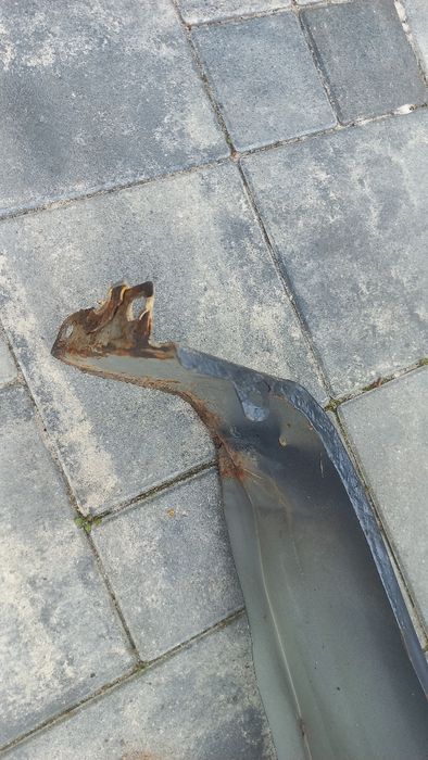 Opel Corsa d blotnik przedni prawy z168