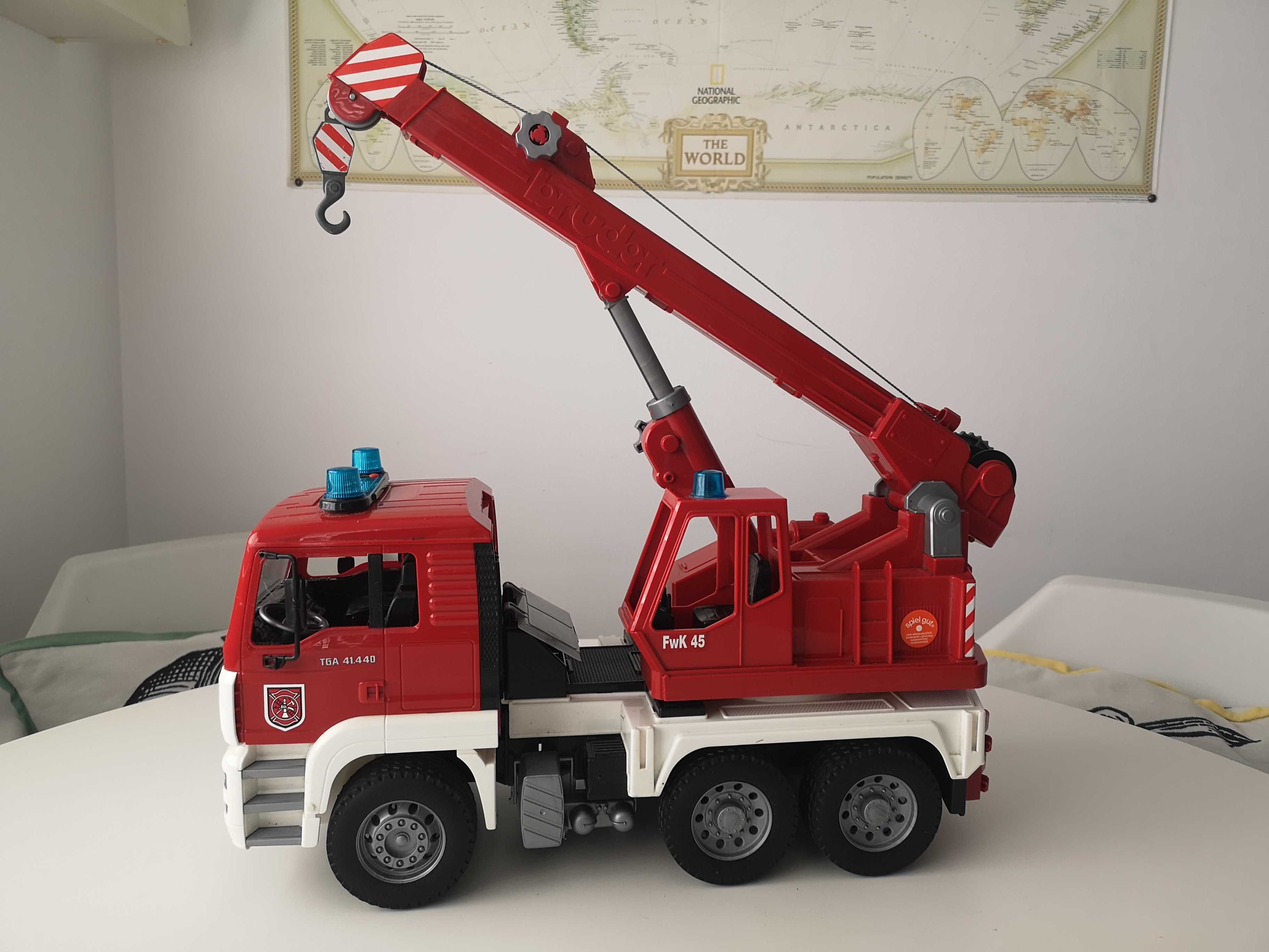 Bruder caminhao guindaste / Bruder crane truck