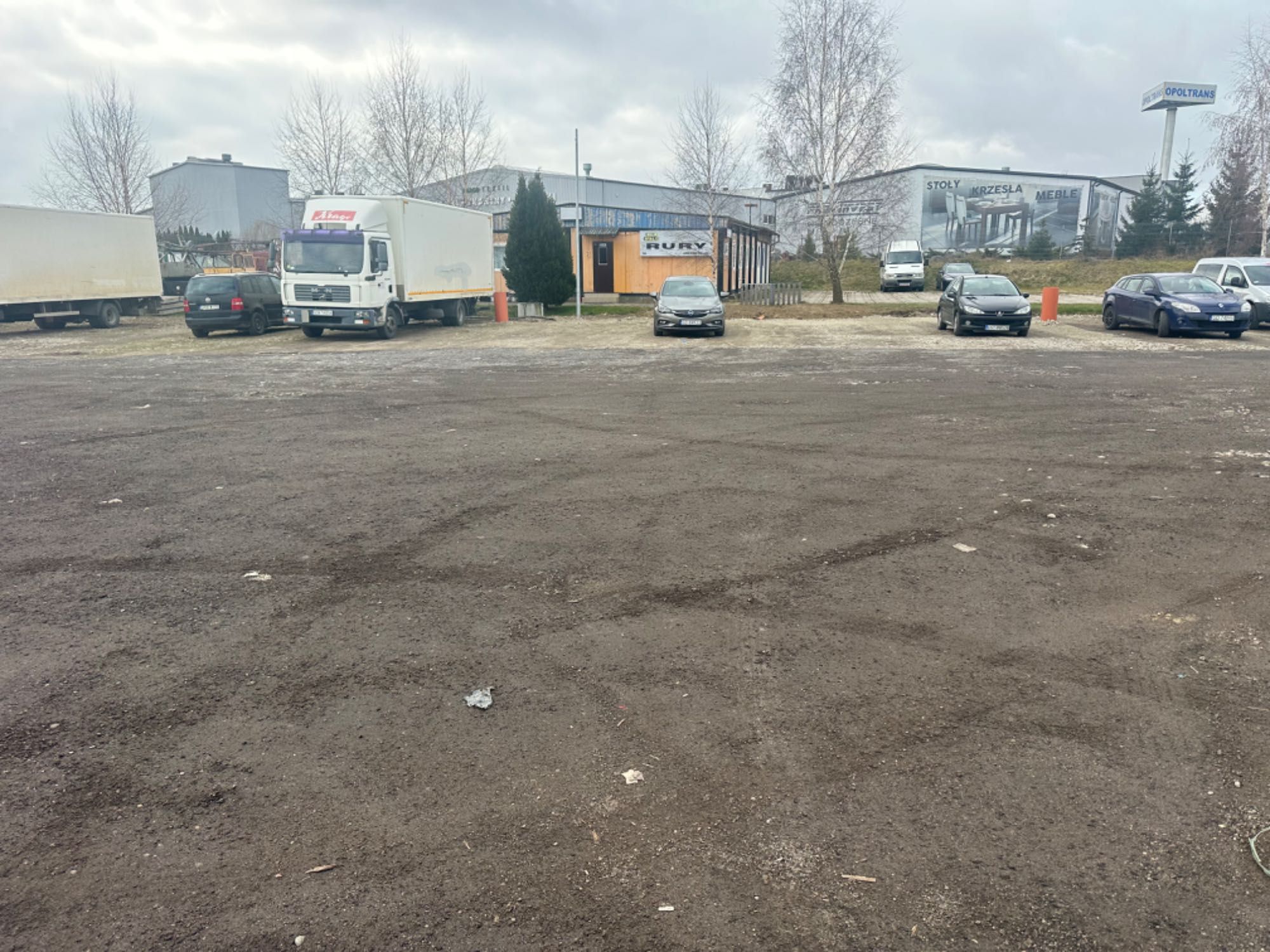 Plac pod parking lub inna działalność