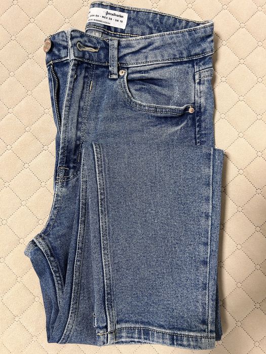 Джинси Stradivarius mom comfort slim р. S-M