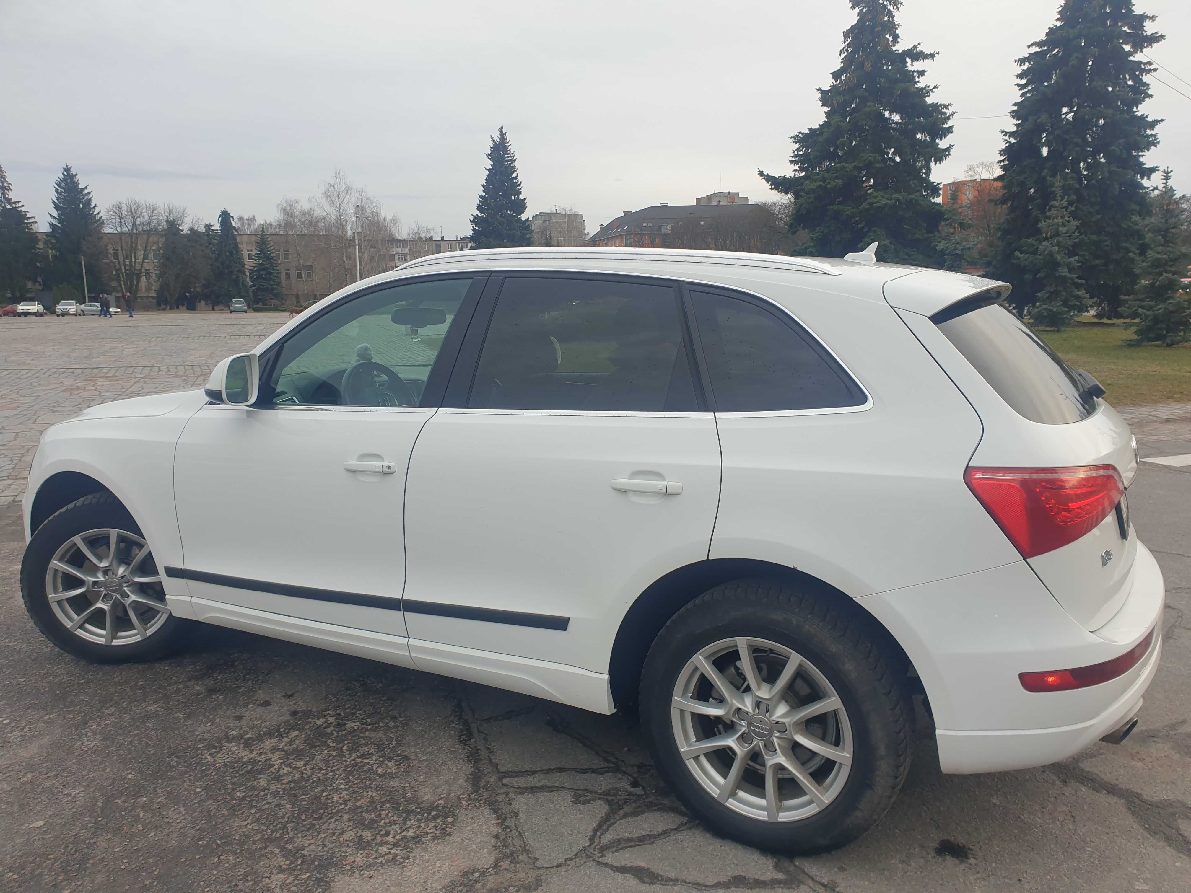 Продам автомобіль Audi q5