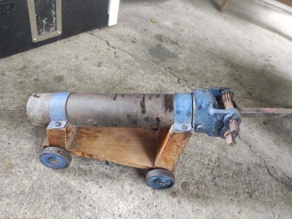 Zabytkowa nadziewarka do kiełbas DRGM