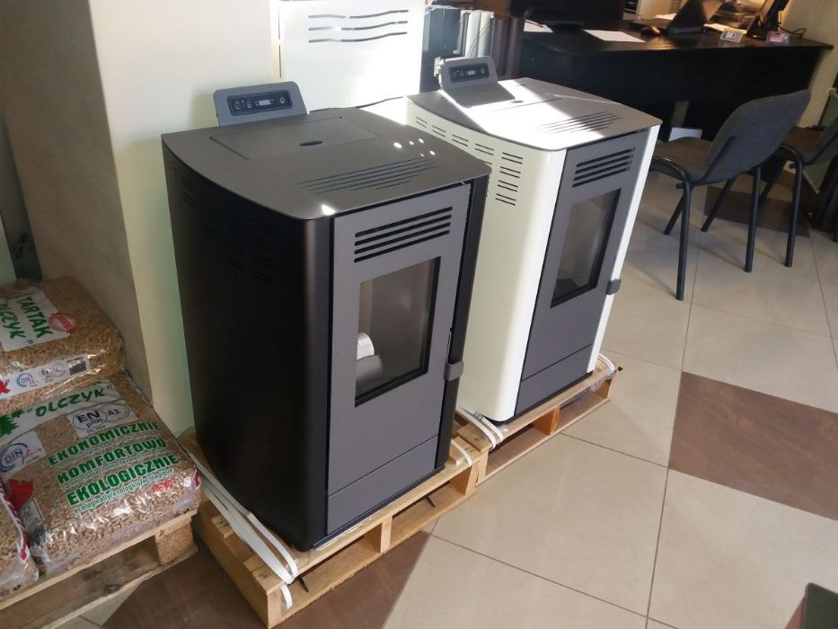 Piec kominkowy na pellet PROMOCJA Julia Next 8,7 kW z pilotem - SUPER
