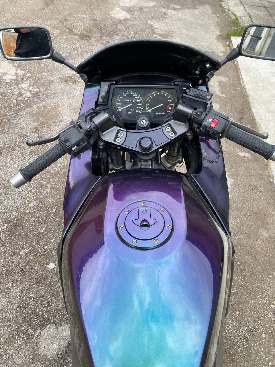 Kawasaki GPX 600R Терміновий продаж! Поки є цікавий для мене варіант.