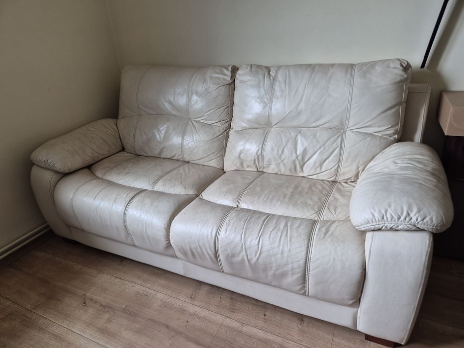 Kanapa kremowa trzyosobowa