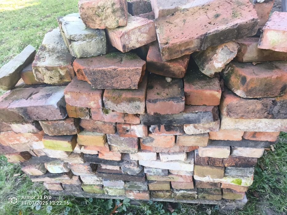 Stara cegła około 250 sztuk