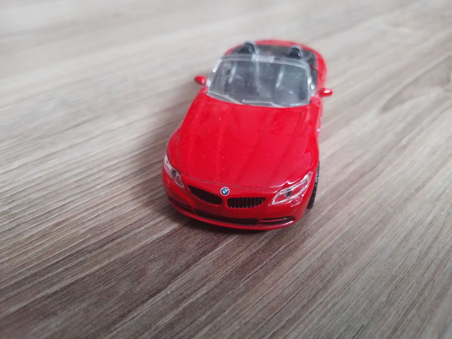 BMW Z4; Rastar 1:43