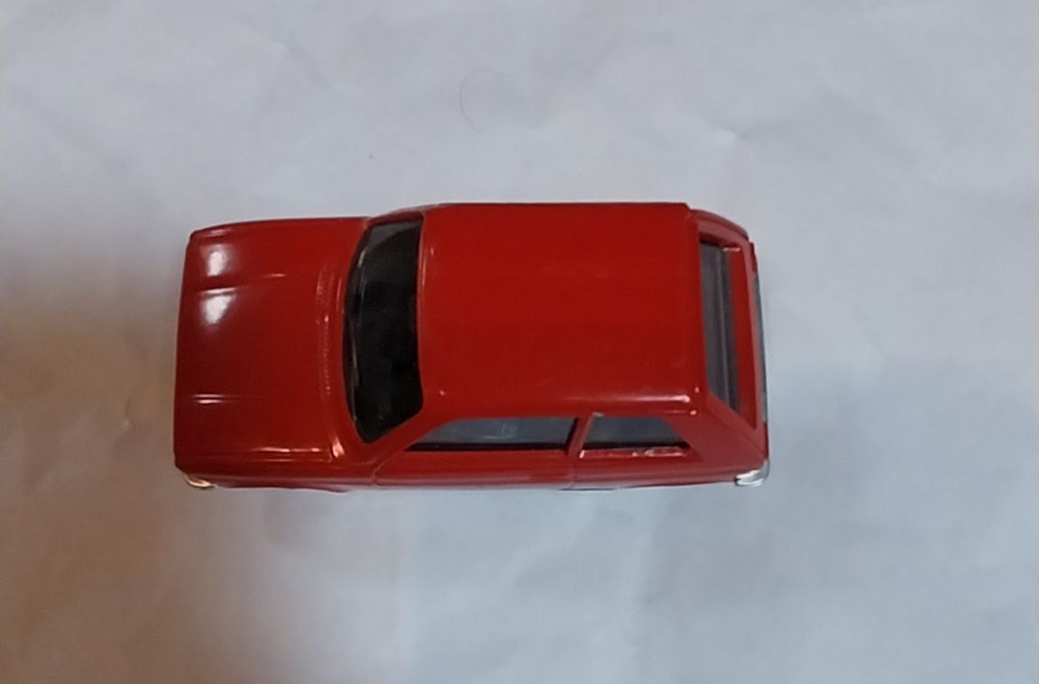 Miniatura da Solido Peugeot 104 em escala 1/43