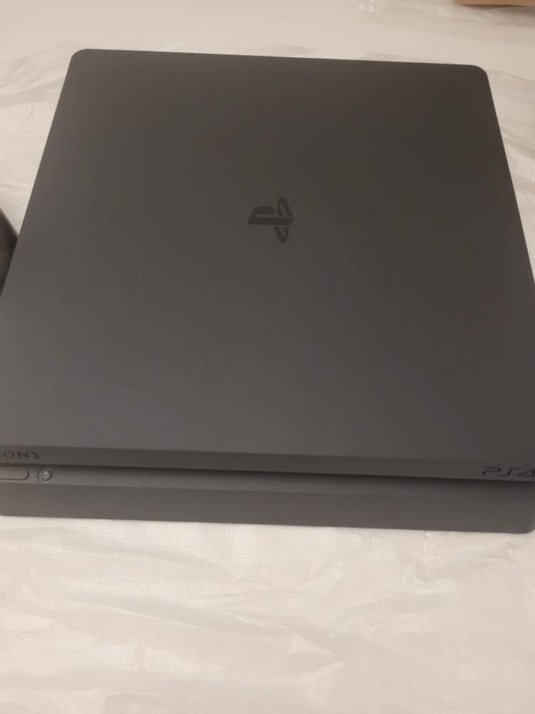 Konsola PS4 Slim Cuh-2216a