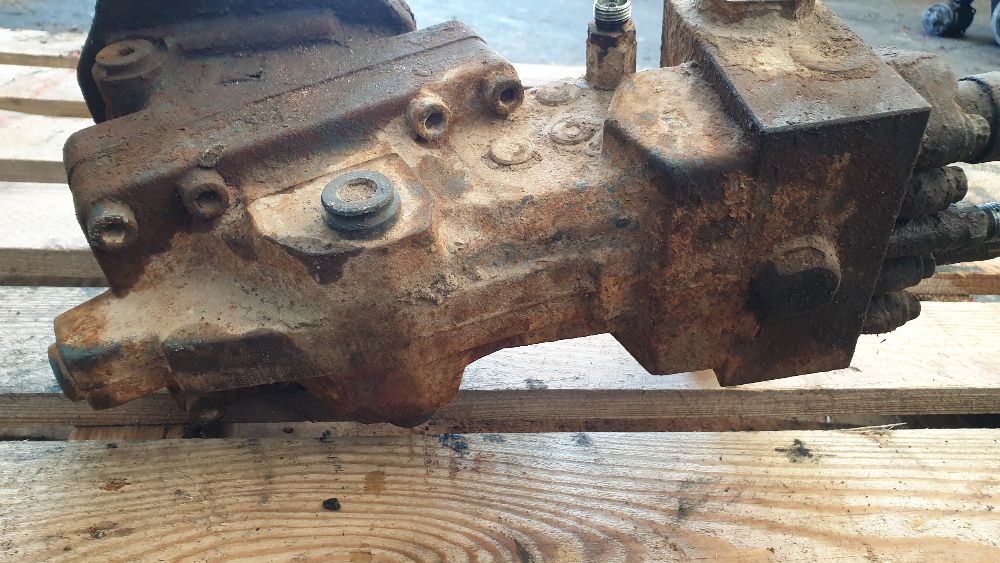 koparka O&K RH 6-22 zwolnica final drive napęd gąsienicy układ planeta