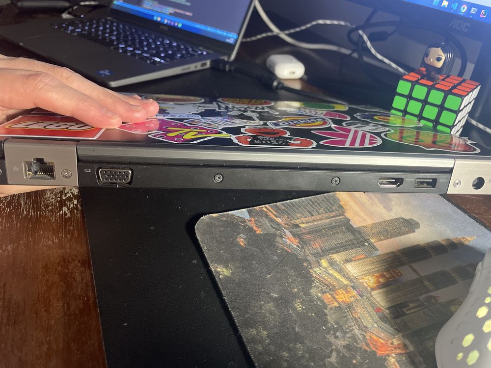 Dell Latitude E5270 8gb RAM, 128gb ssd, i7
