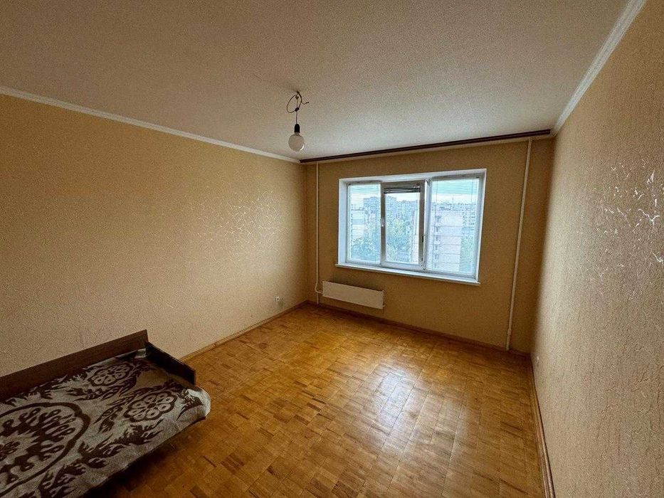 Продам 2 к вул Червоної Калини 22  Троещина