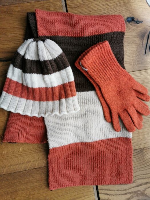 Komplet jesienny zimowy czapka szalik rękawiczki paski brąz beż rudy