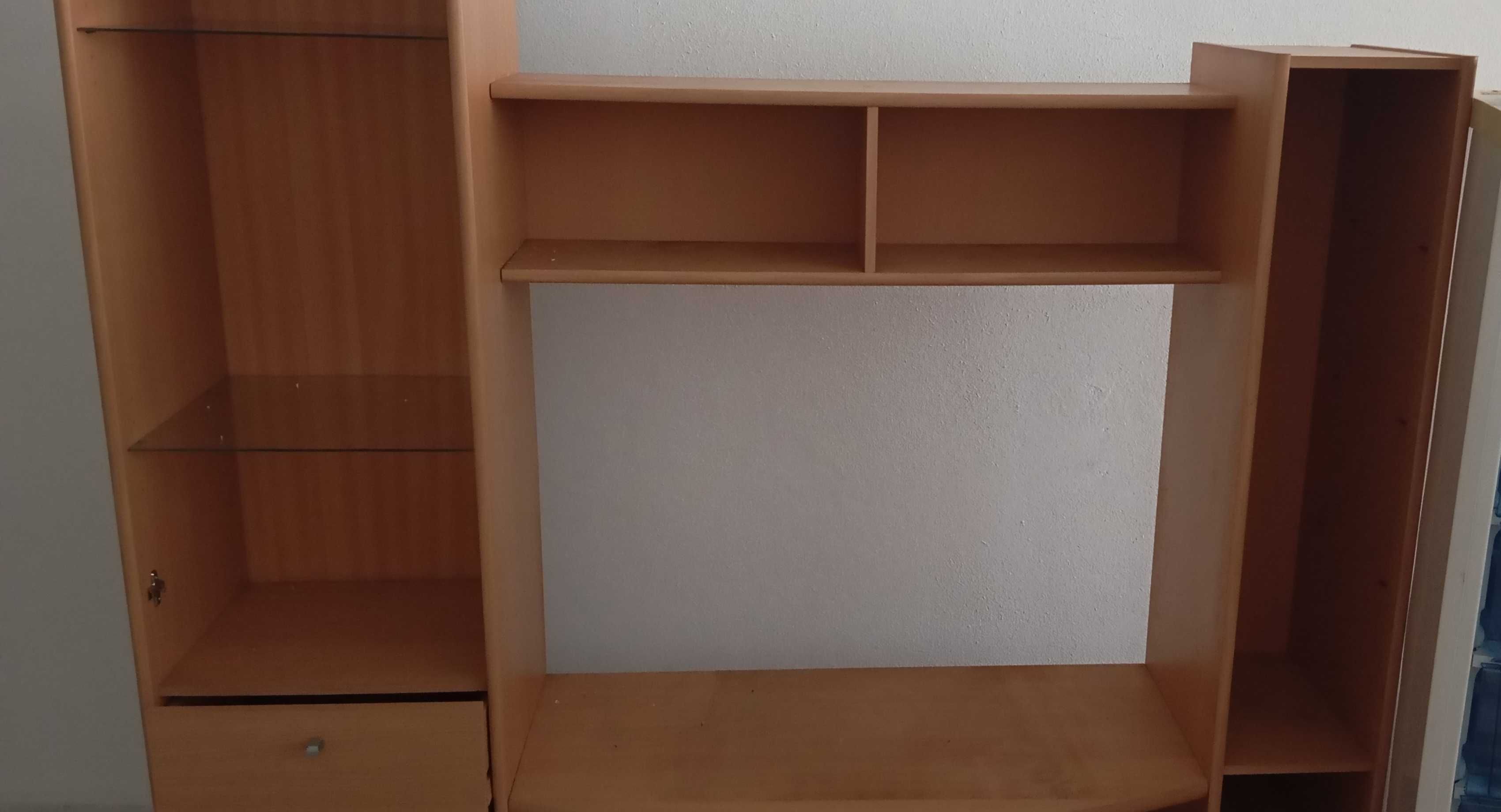 Armário de sala com gavetas