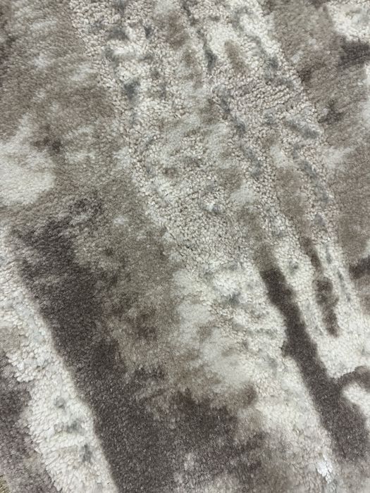 Продам ковер 2 на 3 метра . Состояние отличное.