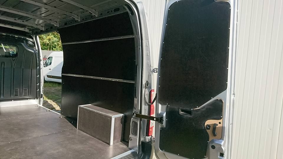 Renault Master L2H2 zabudowa ściany, podłoga, nadkola sklejka