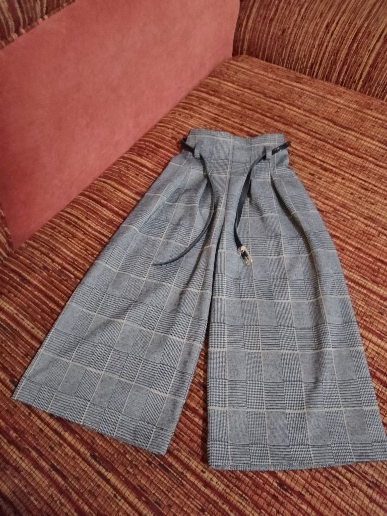 Юбка штаны и блузка размер 128