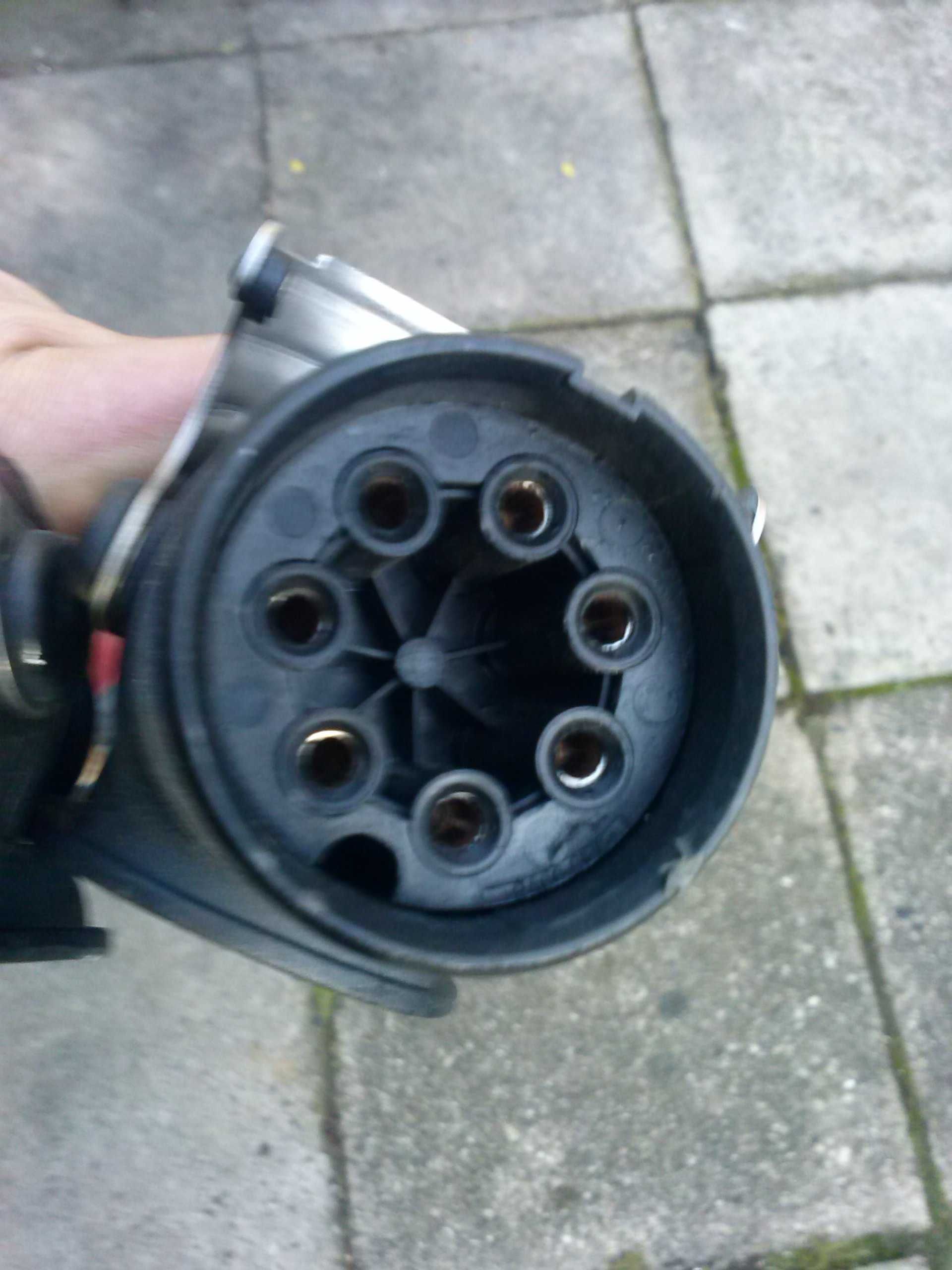 Przewód elektryczny spiralny do naczepy ciągnika siodłowego.