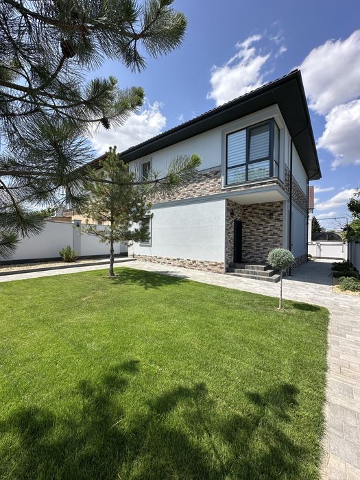 Продам  Готовый 2-этажный дом, 3 спальни, терраса