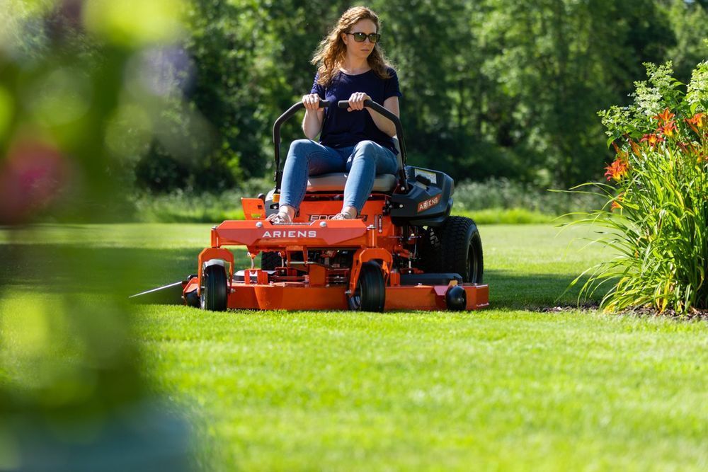 Traktorek Ariens Edge 42" Zero-Skręt Traktorek Ogrodowy Kosiarka 107Cm
