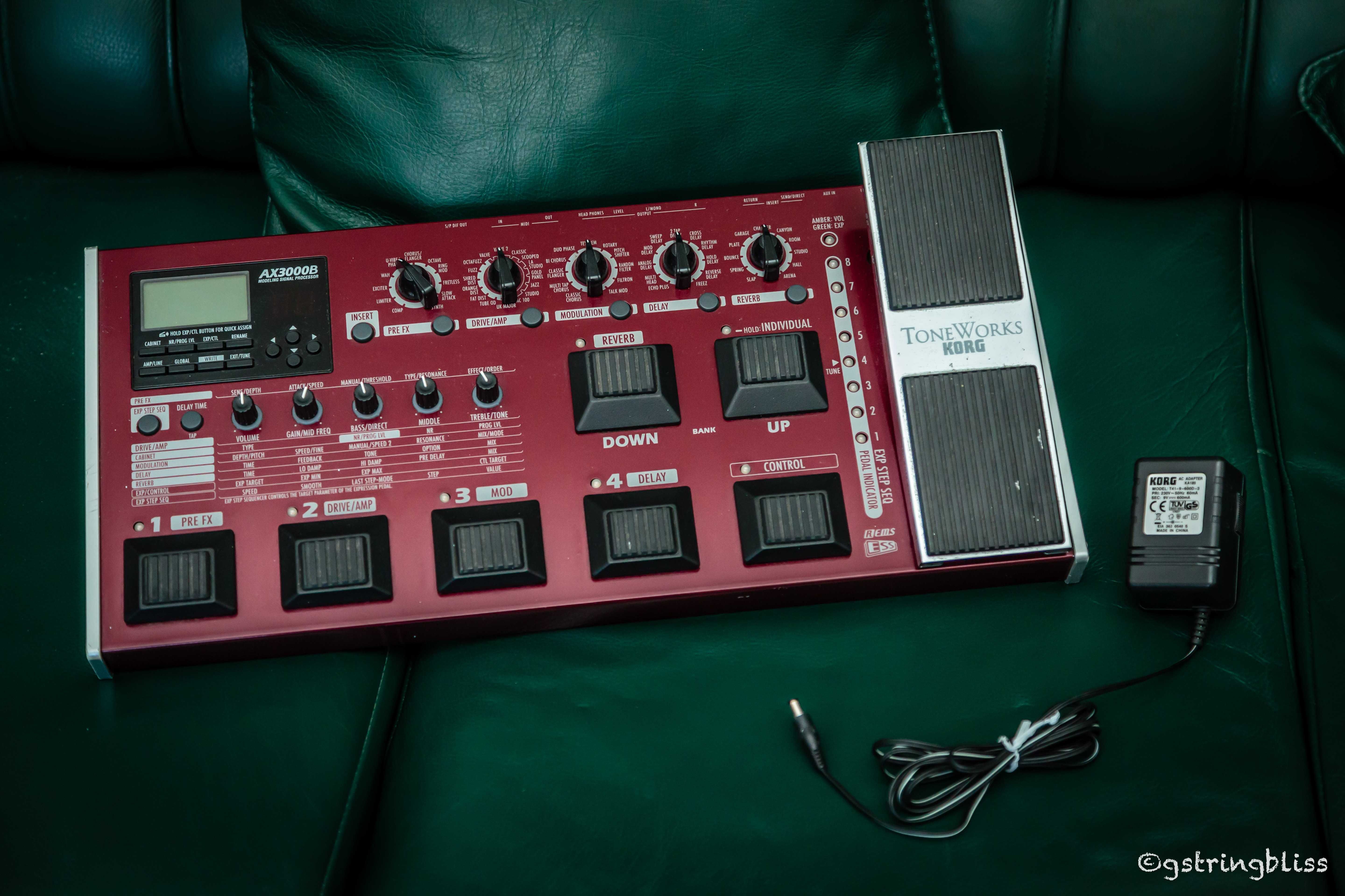 Pedaleira Guitarra Baixo – Modeling Signal Processor KORG AX3000B
